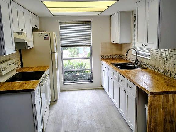 3rd image of 616 HERITAGE LANE #A&B