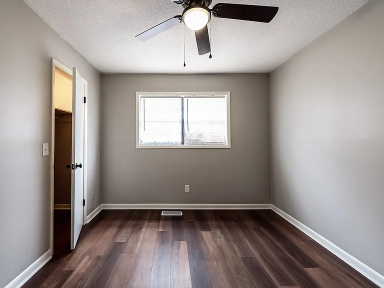 200 Plaza Dr #6 — Photo 9