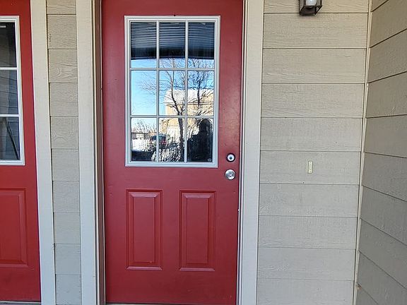 2nd image of 1016 N River Rock Dr
