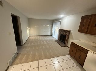 5820 S 52nd St #3, Lincoln, NE 68516