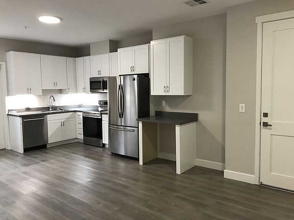 3rd image of 1160 El Camino Real APT 101