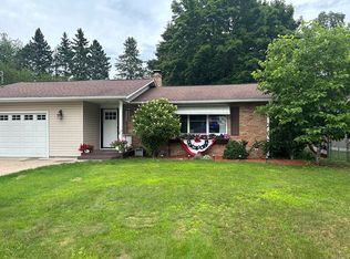 900 Smith St, East Tawas, MI 48730