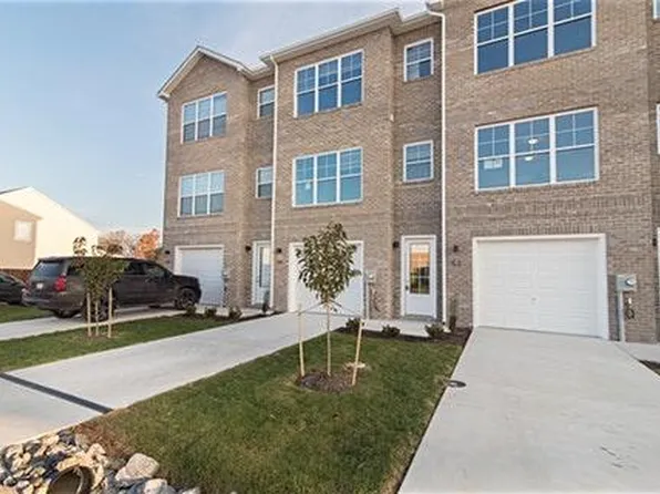 60 Pony Cir, Martinsburg, WV 25405