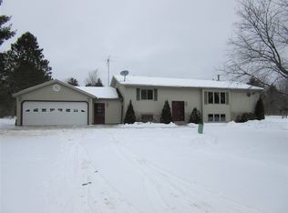 7696 Hiawatha Station Rd, Manistique, MI 49854