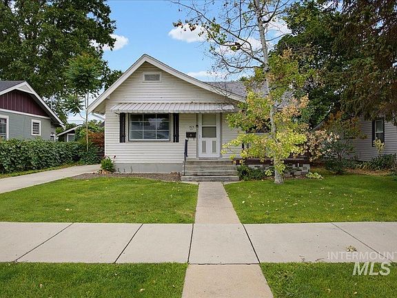 3rd image of 915 13th Ave S