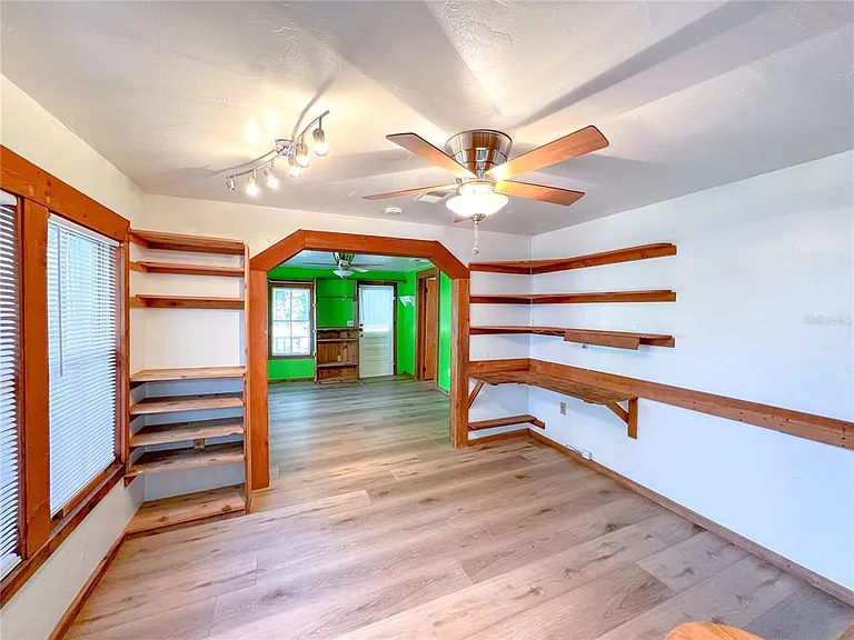 25825 W Newberry Rd — Photo 5