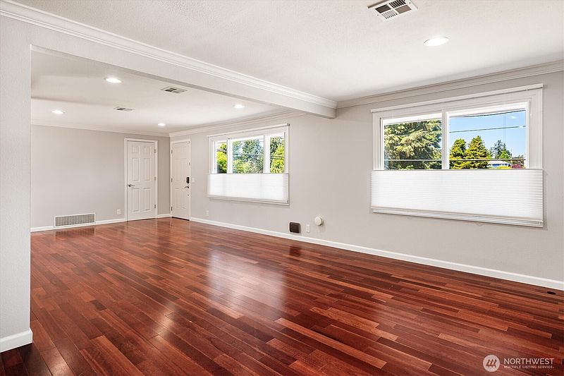 5th image of 605 S 198th Street