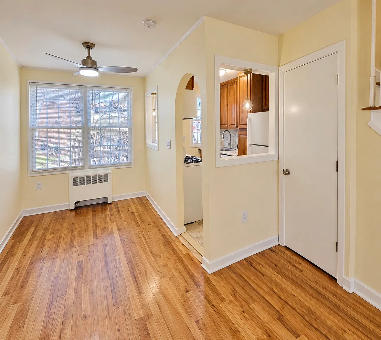 2 bed, 960 sqft, $2,300 — Photo 3