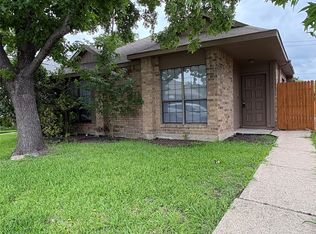 1120 Old Barn Ln, Mesquite, TX 75149