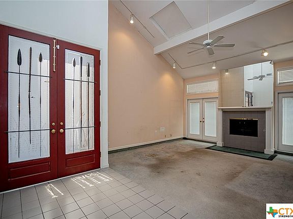 3rd image of 205 Woodglenn Dr