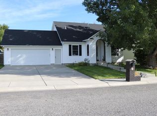 1861 Country Manor Blvd, Billings, MT 59102