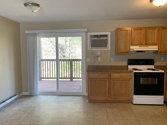 2nd image of 504 Westwood Ct
