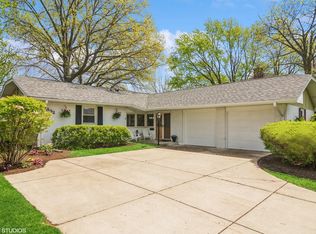 1832 Vermont St, Rolling Meadows, IL 60008