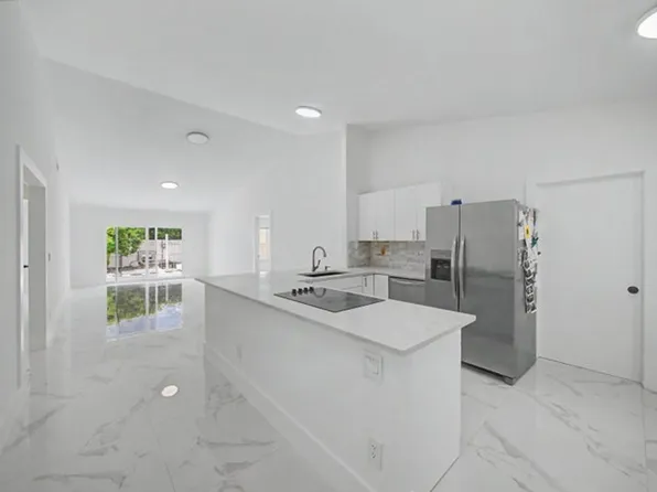 8464 Lake Worth Rd, Lake Worth, FL 33467