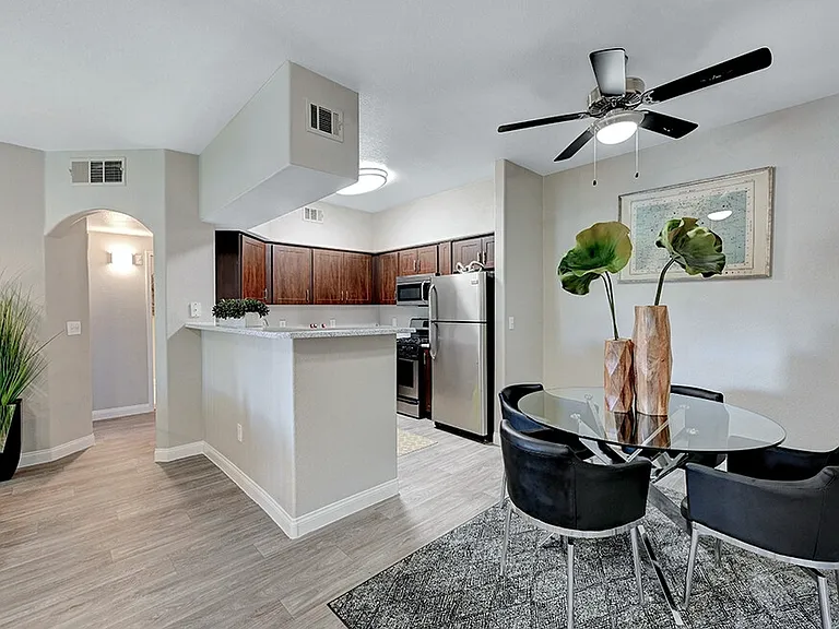 Canyon Villas Apartments — Photo 9