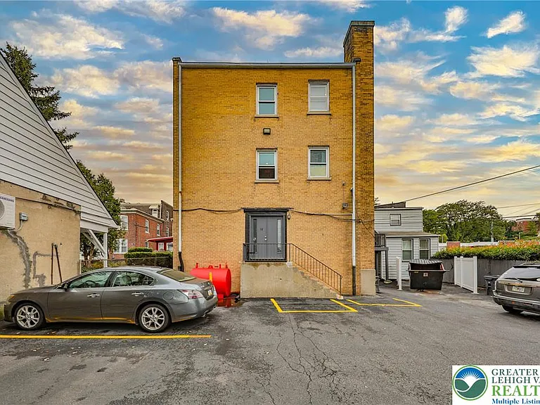 123 N 2nd St #204 — Photo 14