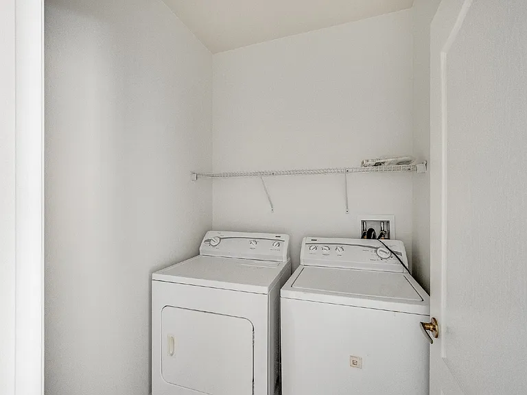 733 Ventura Dr — Photo 25