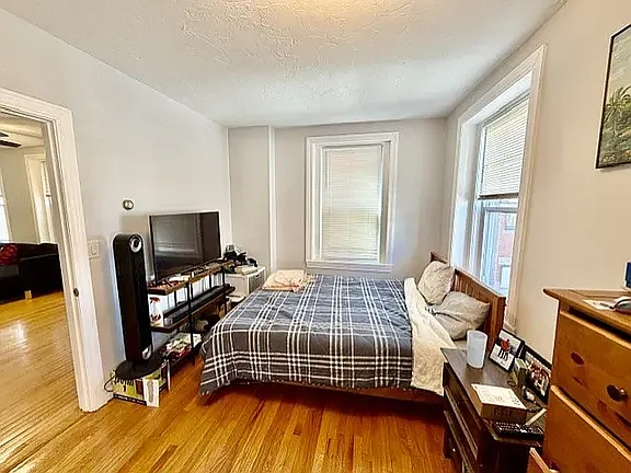 11 Foster St #2 — Photo 6