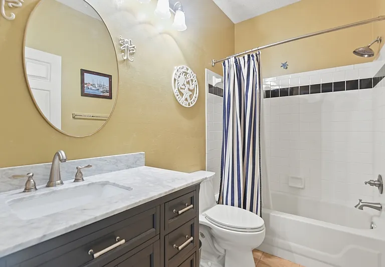 1811 Chatelain Way #1 — Photo 16