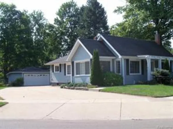 101 Bates St, Caro, MI 48723
