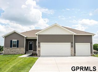17048 Craig St, Bennington, NE 68007