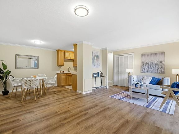 4th image of 340 Auburn Way APT 19