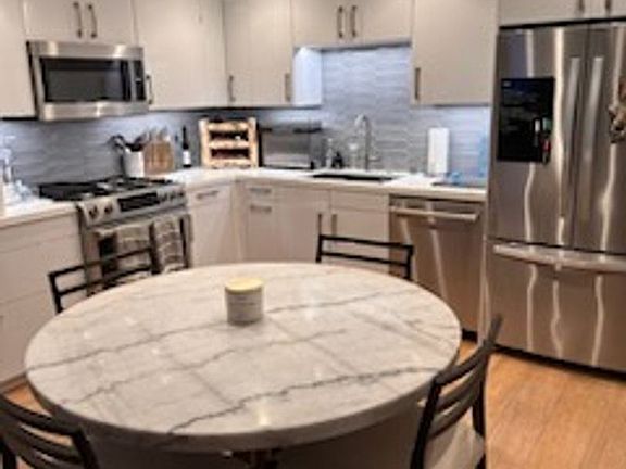 4th image of 466 D Ave APT B