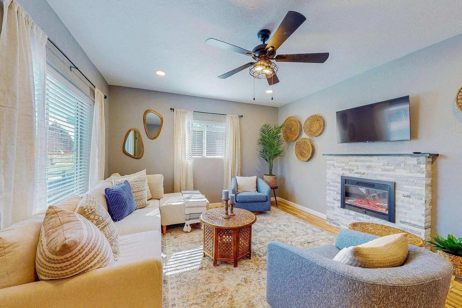3 bed, 1202 sqft, $3,200 — Photo 4