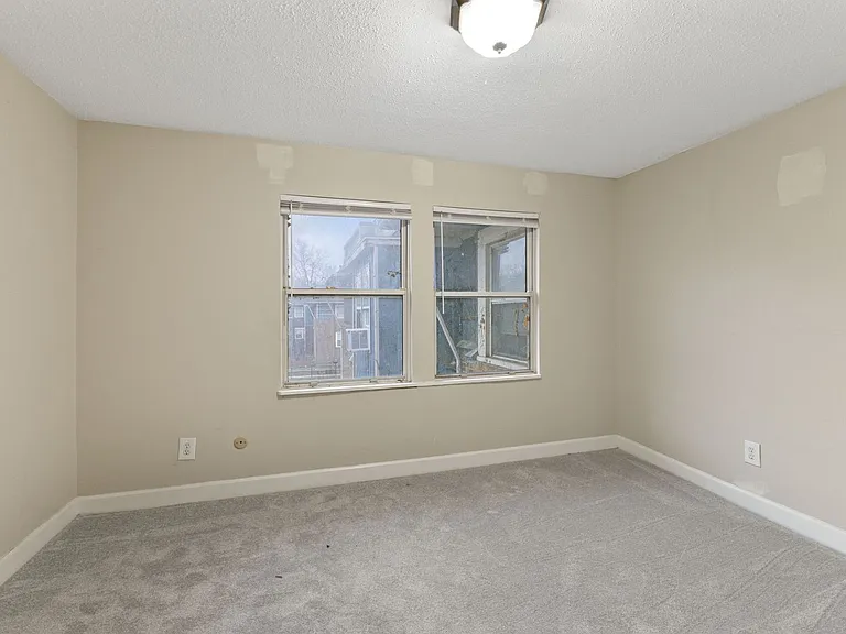 Balsam Avenue Apartments - The Courts — Photo 56
