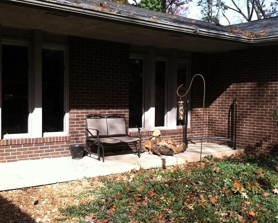 1st image of 717 E Beaumont Ave