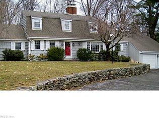 6 Uplands Dr, West Hartford, CT 06107