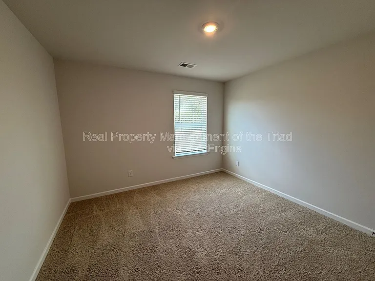 1112 Broholmer Ln — Photo 13