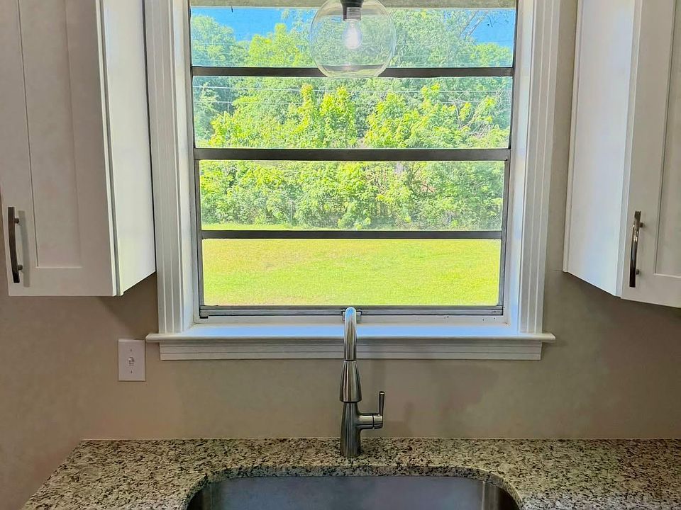 2nd image of 230 Lexington Dr