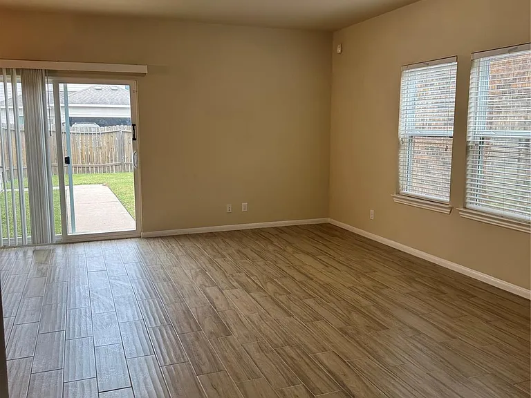 8127 Almera Falls Dr — Photo 5