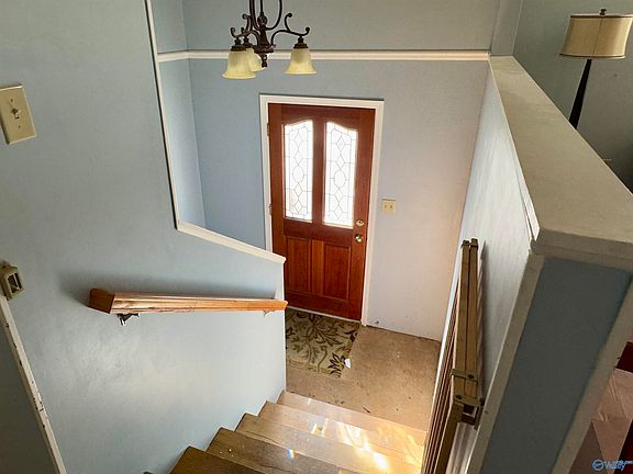 4th image of 166 3rd Ave W