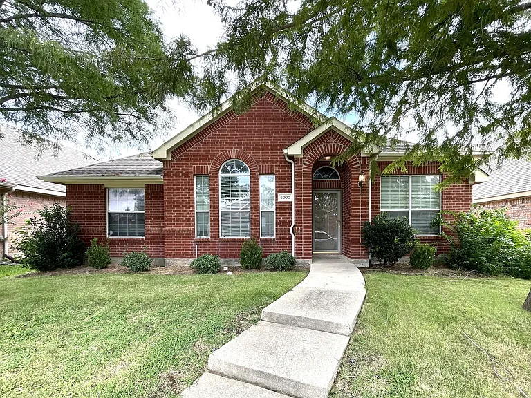 6000 White Pine Dr — Photo 1