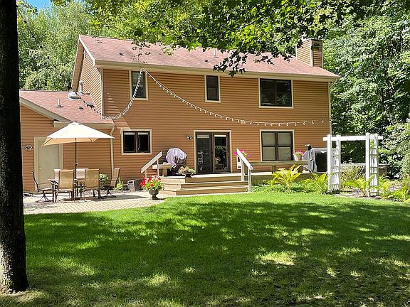 3rd image of 2404 N Woodland Estates Dr