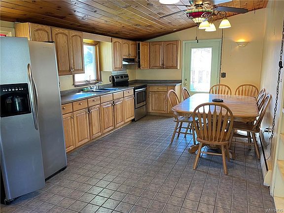 5th image of 71 Boxwood Cir
