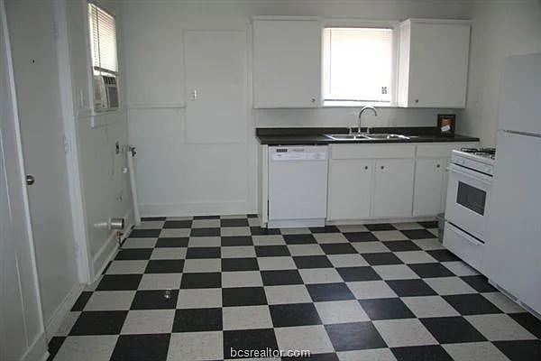 814 Banks Ave — Photo 10