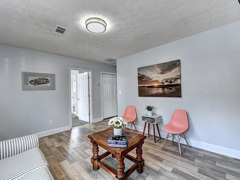 1170 Atlantic Dr NW — Photo 7