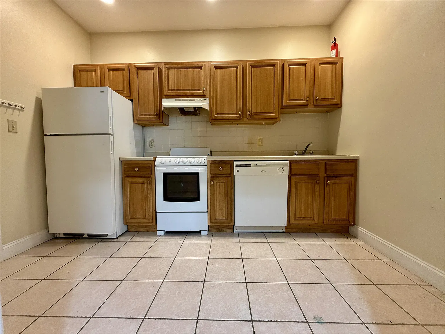 2 bed, $3,000 — Photo 1