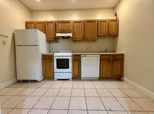 466 Green St APT 2, Cambridge, MA 02139