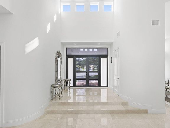 4th image of 757 NW 100TH Terrace