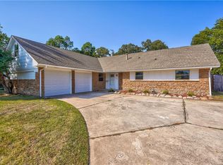 7705 NW 26th St, Bethany, OK 73008