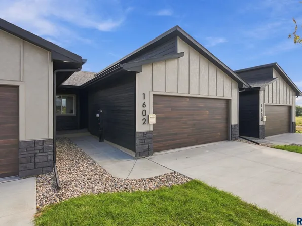 1602 N Tillie Ave, Sioux Falls, SD 57110