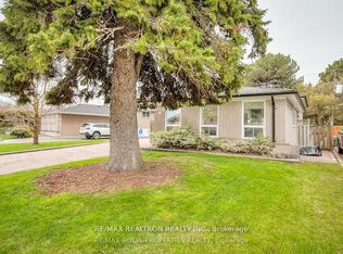 802 Modlin Rd, Pickering, ON L1W 1V3