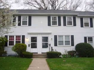 244 Sylvan Knoll Rd, Stamford, CT 06902