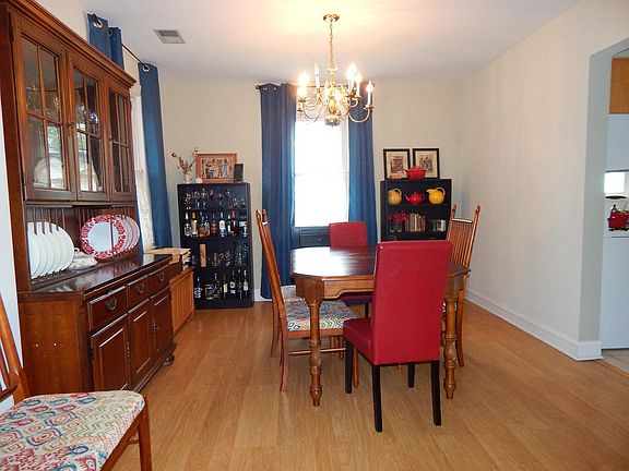 3rd image of 1689 Estes Ave