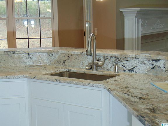 5th image of 117 Melbourne Cir