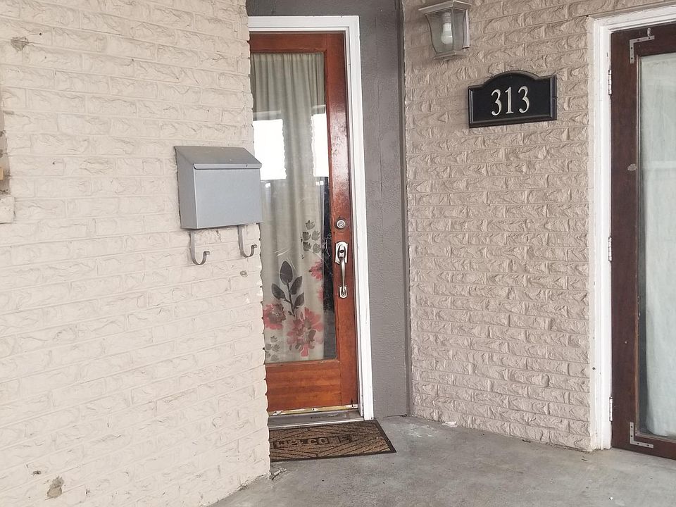 1st image of 313 W Robert E Lee Blvd #313